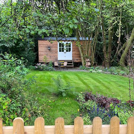 Tranquil Spot Shepherds Hut Cinderford Экстерьер фото