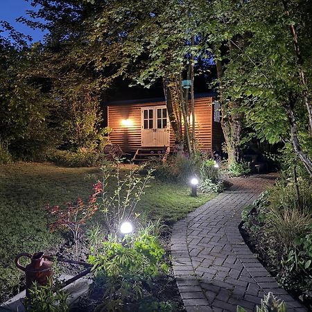 Tranquil Spot Shepherds Hut Cinderford Экстерьер фото